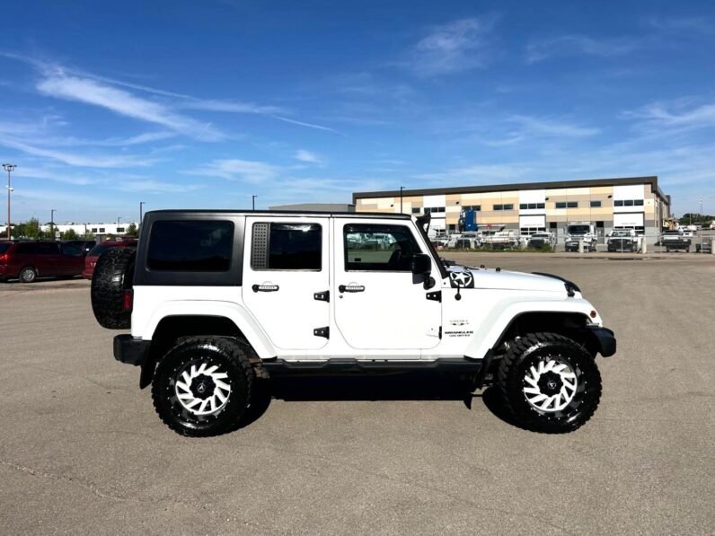 
								2016 Jeep Wrangler Unlimited Sahara 4×4 SUV full									