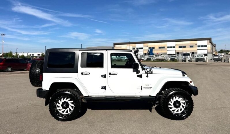 
								2016 Jeep Wrangler Unlimited Sahara 4×4 SUV full									