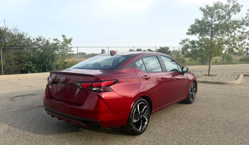 
								2023 Nissan Versa SR Sedan full									