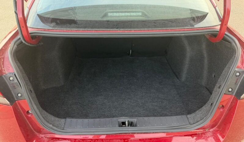 
								2023 Nissan Versa SR Sedan full									