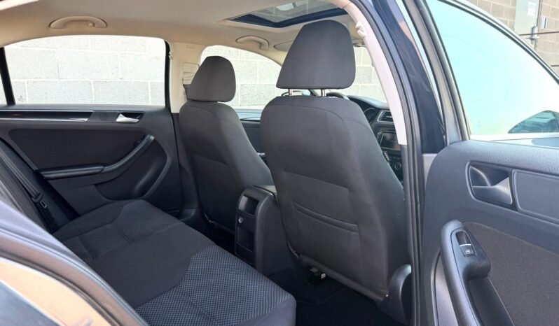 
								2015 Volkswagen Jetta Comfortline Sedan full									
