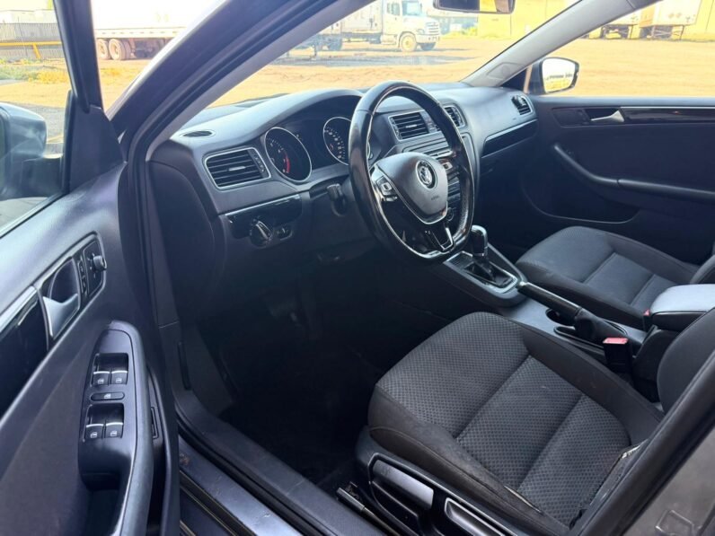 
								2015 Volkswagen Jetta Comfortline Sedan full									