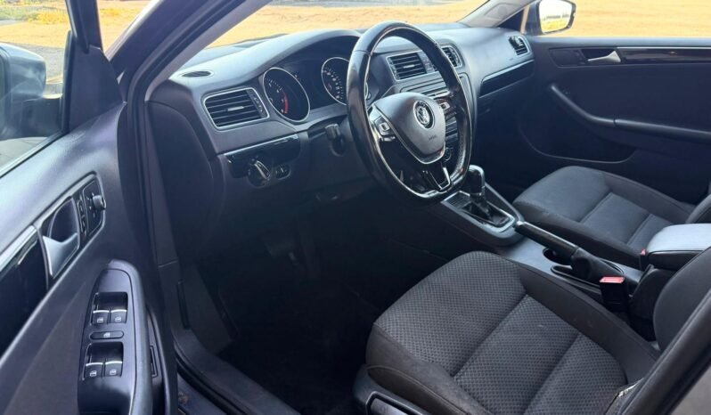 
								2015 Volkswagen Jetta Comfortline Sedan full									