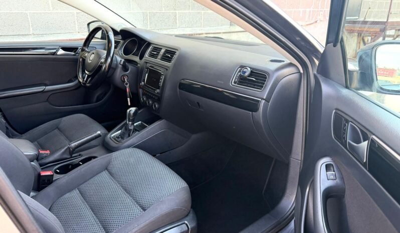
								2015 Volkswagen Jetta Comfortline Sedan full									