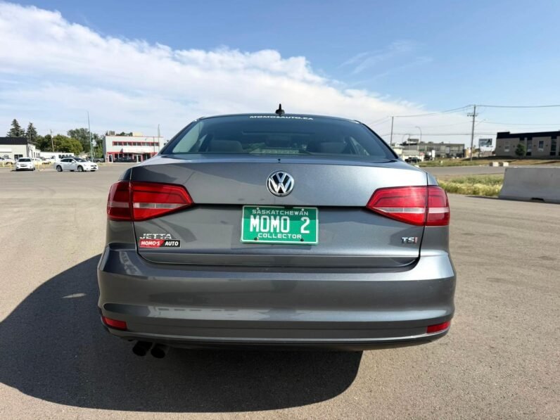 
								2015 Volkswagen Jetta Comfortline Sedan full									
