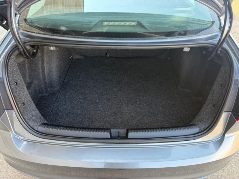 
								2015 Volkswagen Jetta Comfortline Sedan full									
