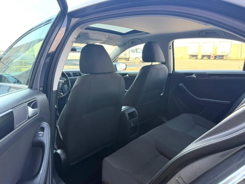 
								2015 Volkswagen Jetta Comfortline Sedan full									