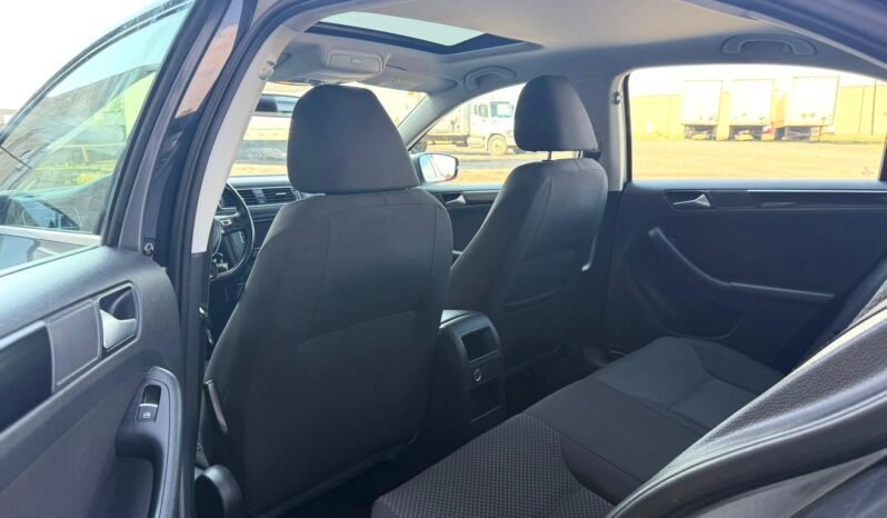 
								2015 Volkswagen Jetta Comfortline Sedan full									