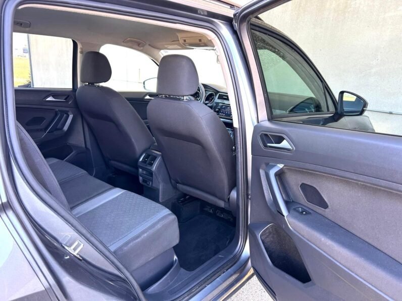 
								2019 Volkswagen Tiguan Trendline AWD SUV full									