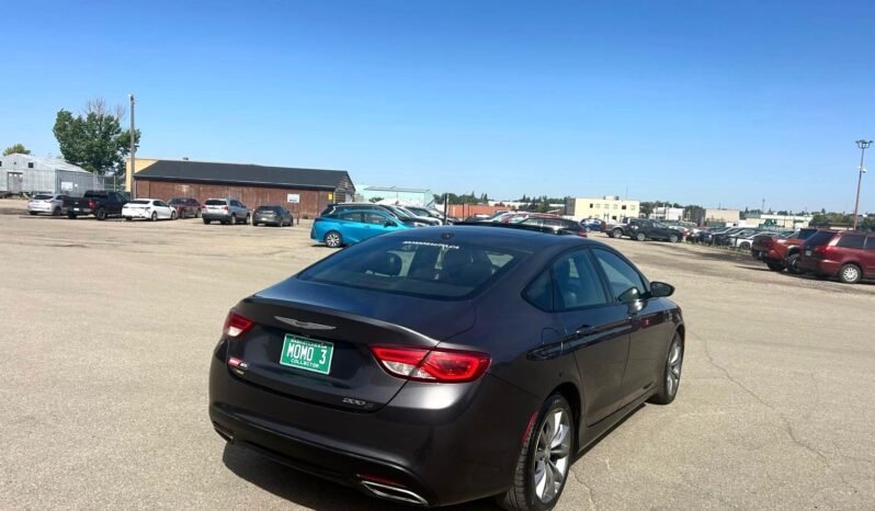 
								2016 Chrysler 200S Sedan full									