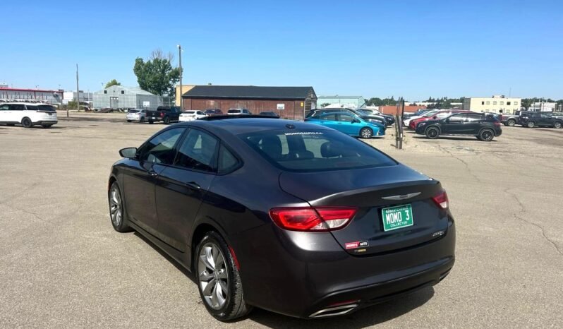 
								2016 Chrysler 200S Sedan full									