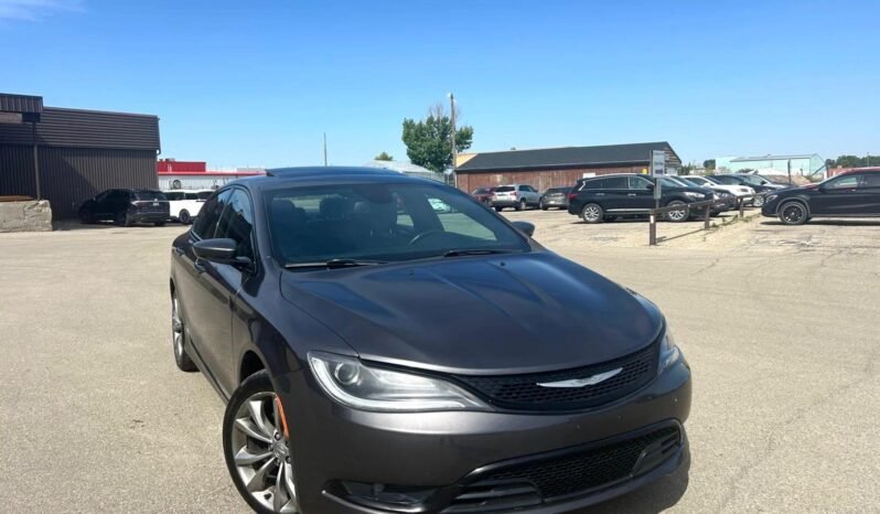 
								2016 Chrysler 200S Sedan full									