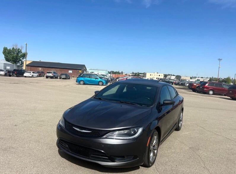 
								2016 Chrysler 200S Sedan full									