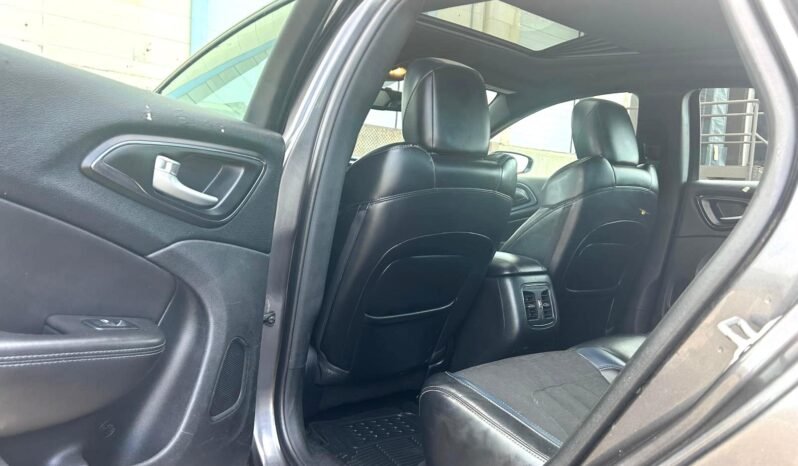 
								2016 Chrysler 200S Sedan full									