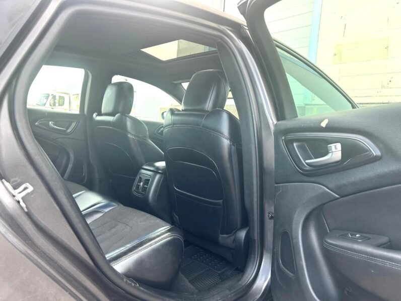 
								2016 Chrysler 200S Sedan full									