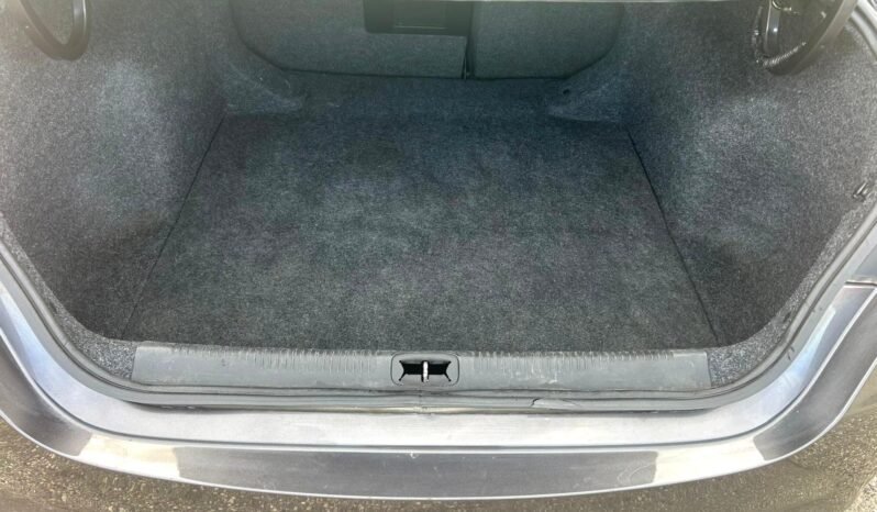 
								2016 Chrysler 200S Sedan full									