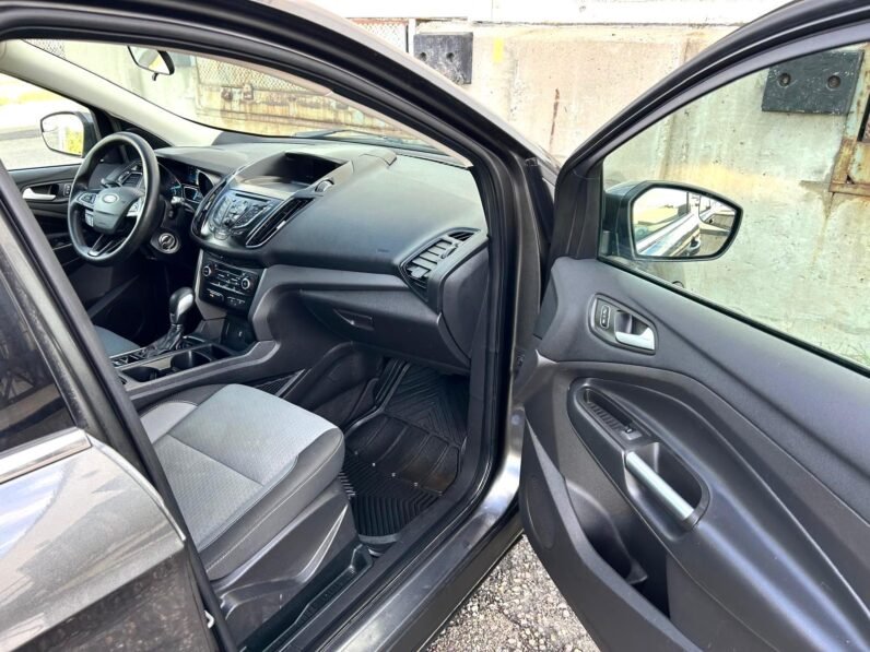 
								2018 Ford Escape SE SUV full									