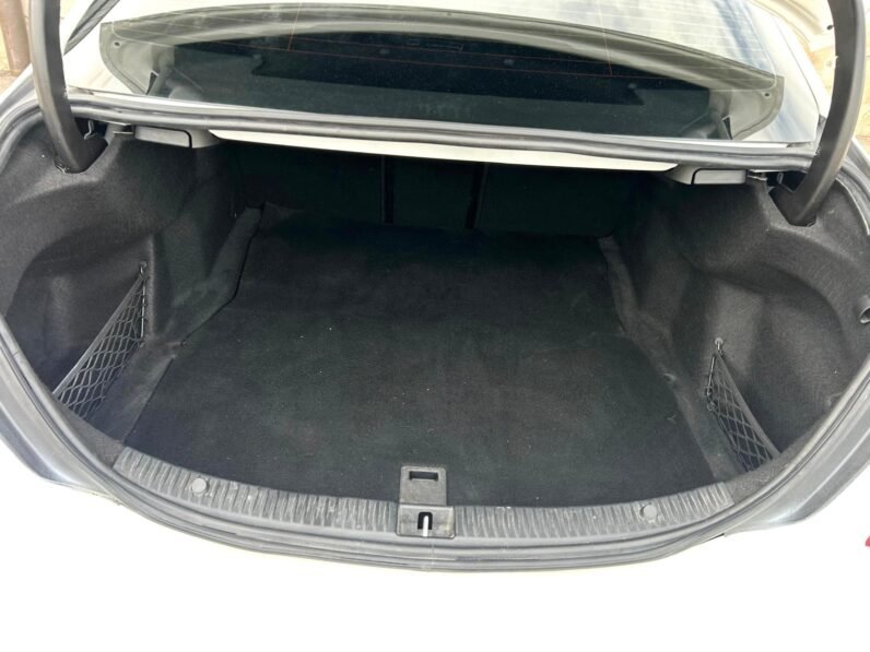
								2016 Mercedes C300 AMG 4Matic Sedan full									