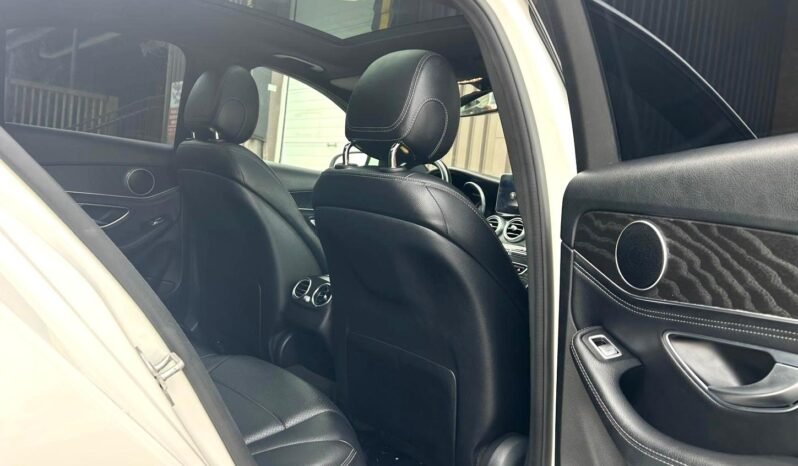 
								2016 Mercedes C300 AMG 4Matic Sedan full									