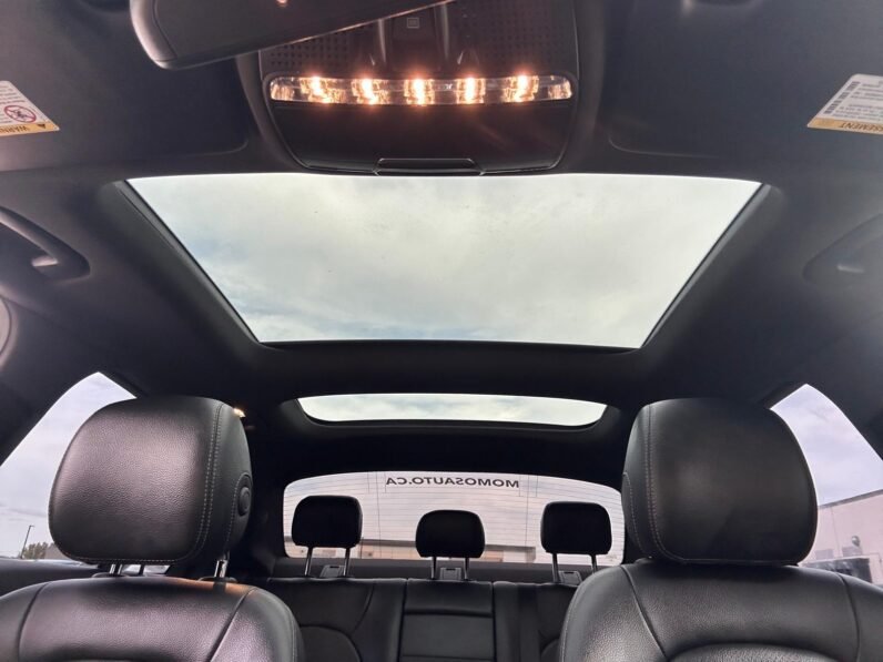 
								2016 Mercedes C300 AMG 4Matic Sedan full									