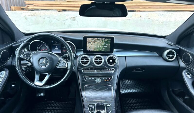 
								2016 Mercedes C300 AMG 4Matic Sedan full									