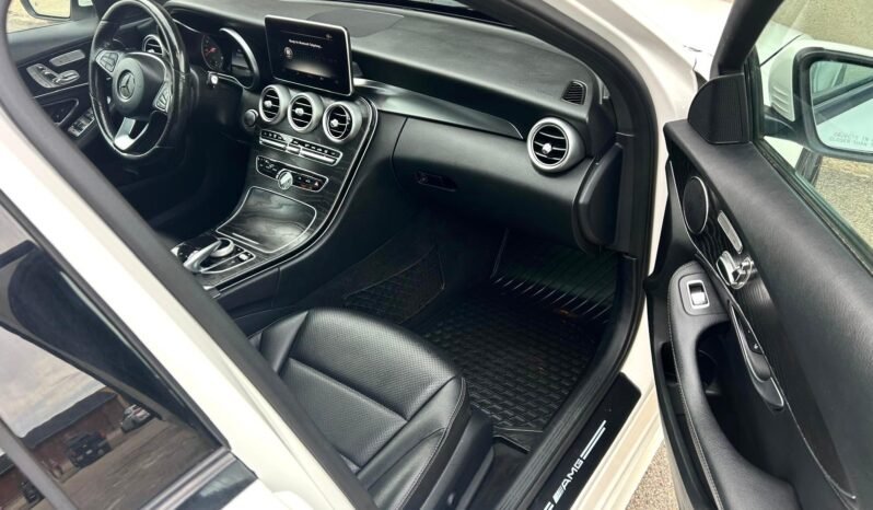 
								2016 Mercedes C300 AMG 4Matic Sedan full									