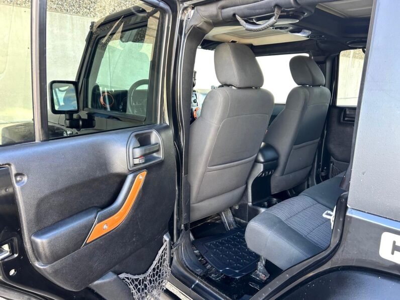 
								2011 Jeep Wrangler Sport Unlimited 4×4 SUV full									