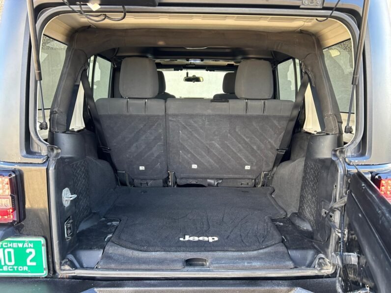 
								2011 Jeep Wrangler Sport Unlimited 4×4 SUV full									