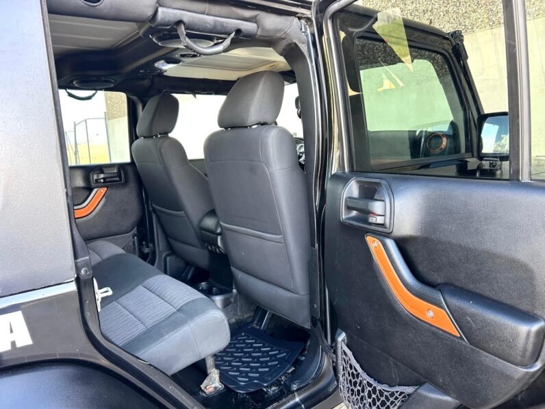 
								2011 Jeep Wrangler Sport Unlimited 4×4 SUV full									