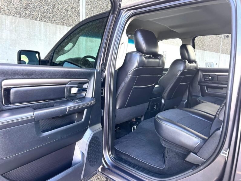 
								2016 Dodge Ram 1500 Sport Crewcab 4×4 Pickup Truck full									