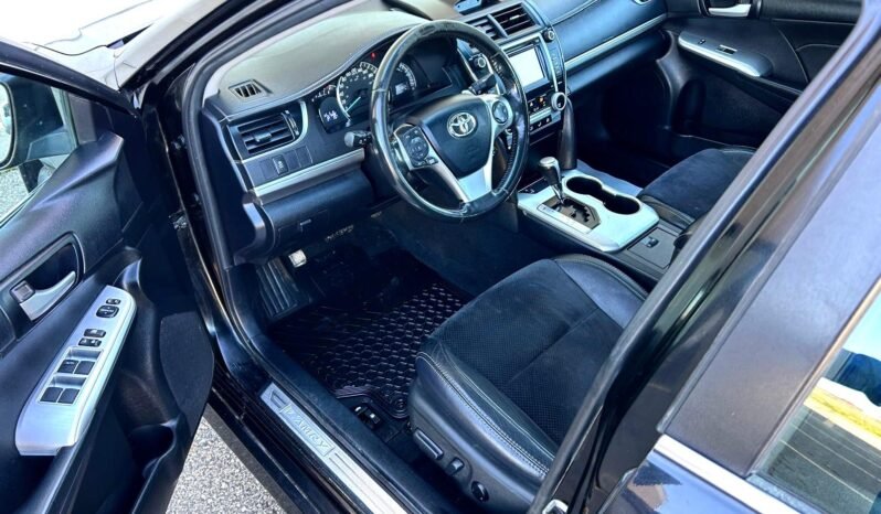 
								2013 Toyota Camry SE Sedan full									