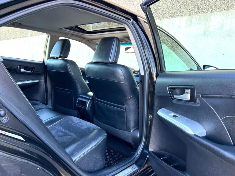 
								2013 Toyota Camry SE Sedan full									