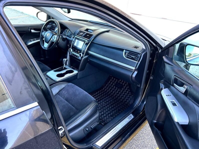 
								2013 Toyota Camry SE Sedan full									