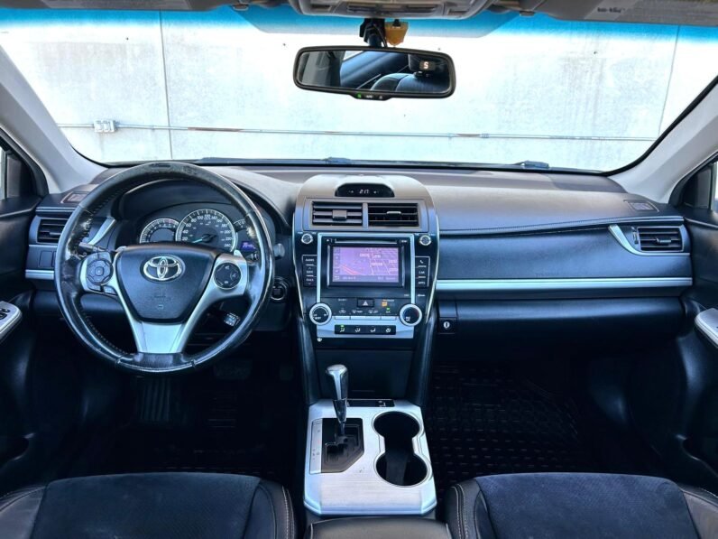 
								2013 Toyota Camry SE Sedan full									