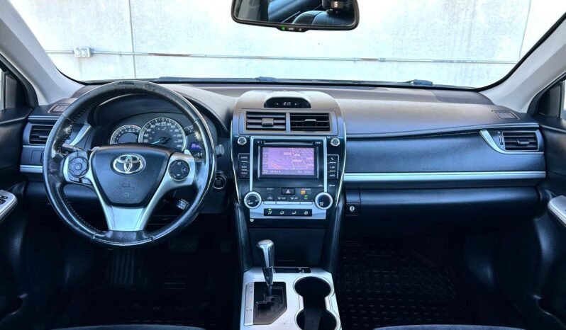 
								2013 Toyota Camry SE Sedan full									