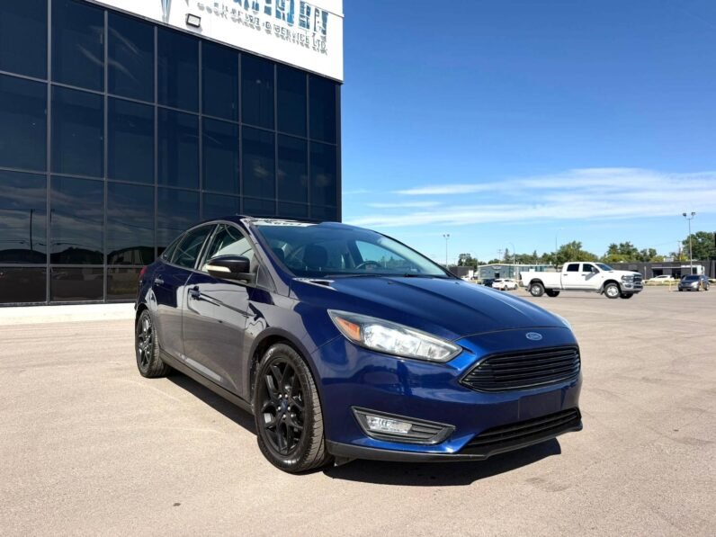 
								2016 Ford Focus SE Sedan full									