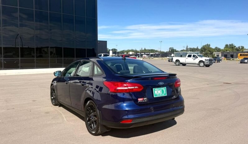 
								2016 Ford Focus SE Sedan full									