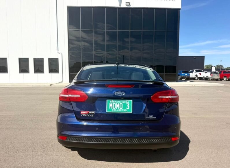 
								2016 Ford Focus SE Sedan full									