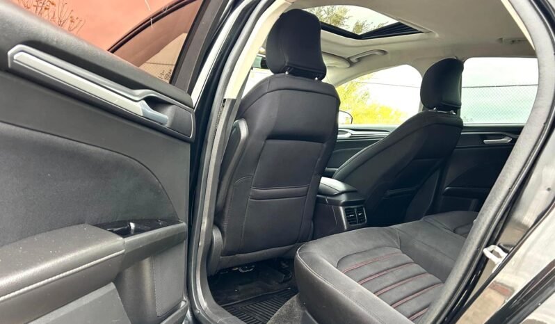 
								2015 Ford Fusion SE AWD Sedan full									