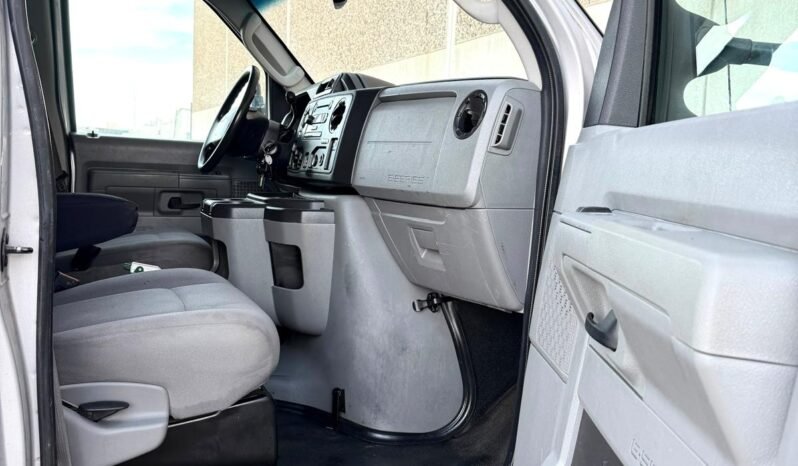 
								2013 Ford Econoline 250 Cargo Van full									