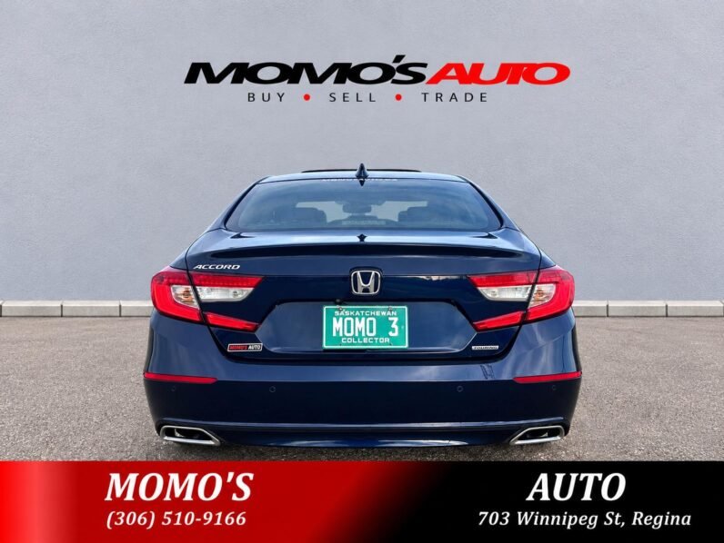 
								2018 Honda Accord Touring Sedan full									