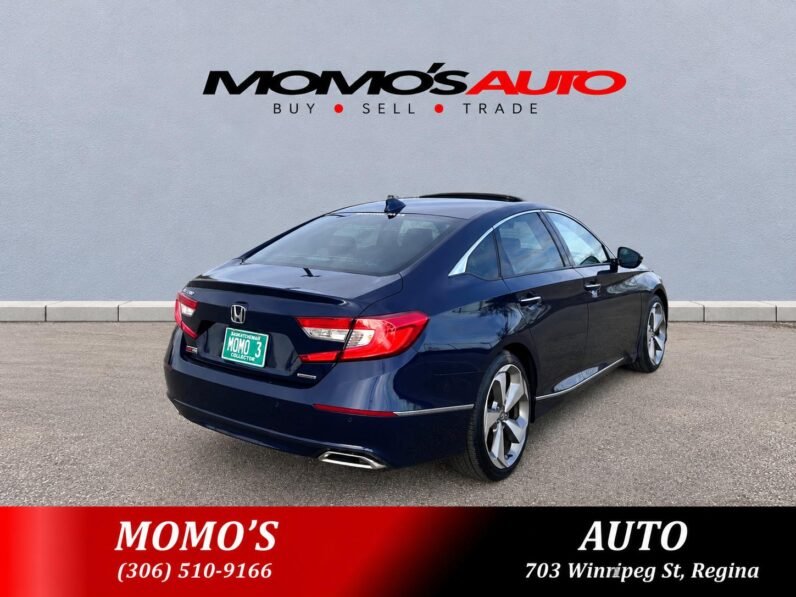 
								2018 Honda Accord Touring Sedan full									