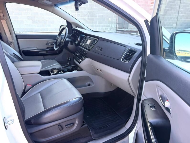 
								2016 Kia Sedona SX Van full									