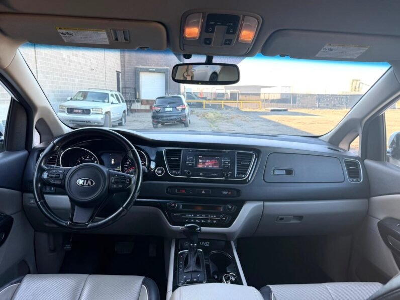 
								2016 Kia Sedona SX Van full									