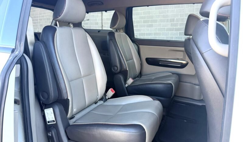 
								2016 Kia Sedona SX Van full									