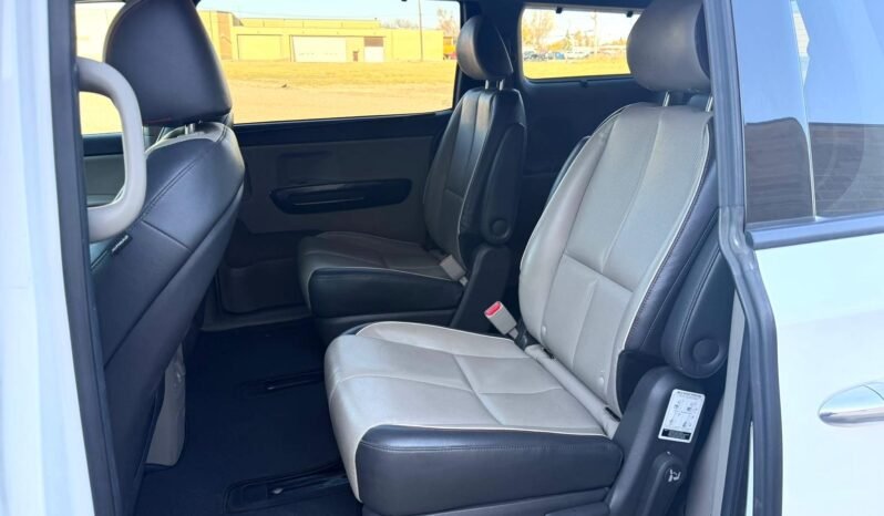 
								2016 Kia Sedona SX Van full									