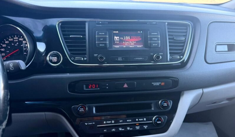 
								2016 Kia Sedona SX Van full									