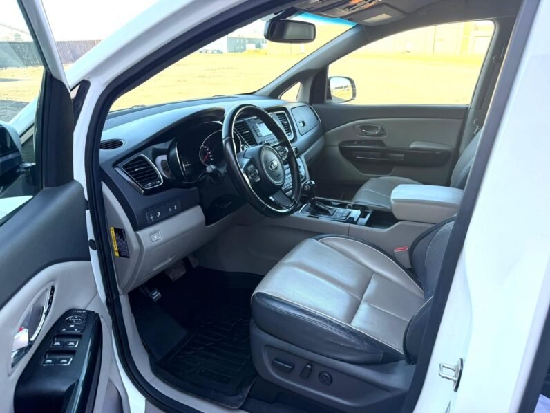 
								2016 Kia Sedona SX Van full									
