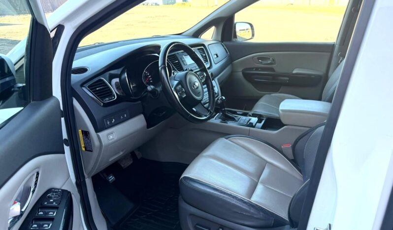 
								2016 Kia Sedona SX Van full									