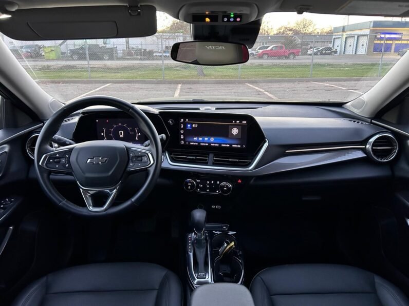 
								2024 Chevrolet Trax Activ 2WD SUV full									